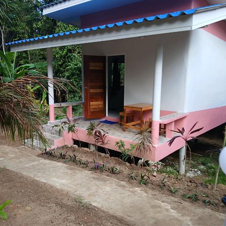 Pineapple Gardens Hotel Ko Kut ภายนอก รูปภาพ